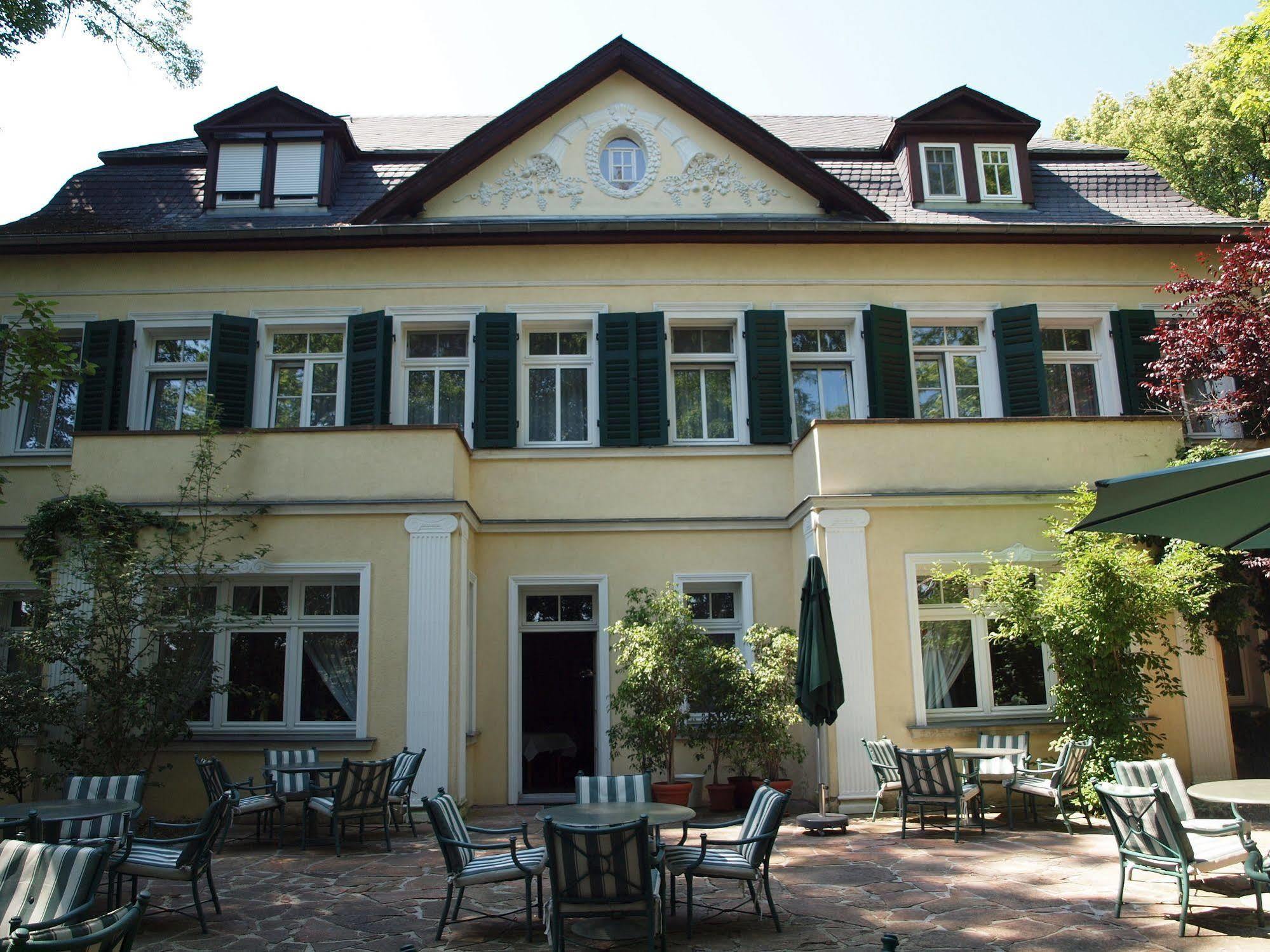 Hotel & Restaurant Bellevue Schmoelln Esterno foto